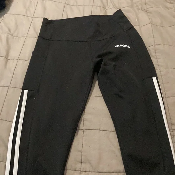 Adidas medium - Picture 2 of 4